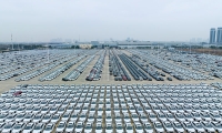 坚朗五金：2025年一季度净利润同比减亏525
